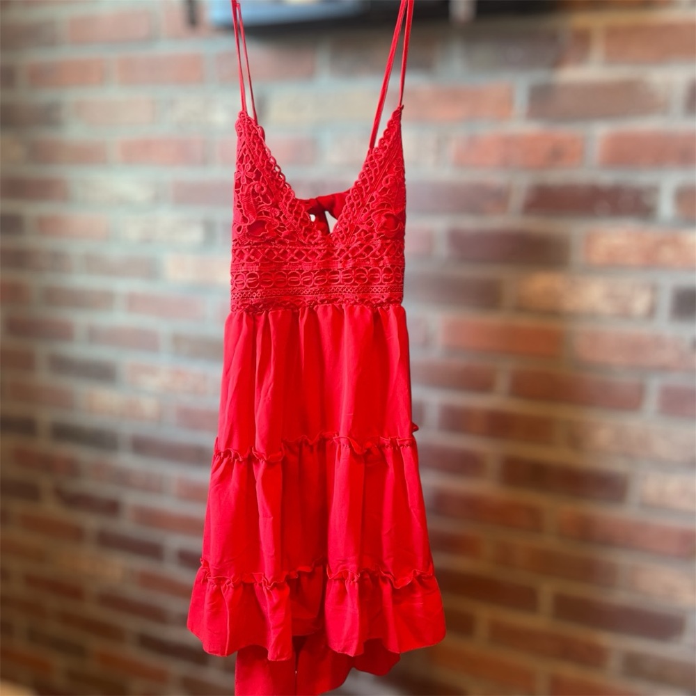 Women’s red lace open-back dress NWT Size M